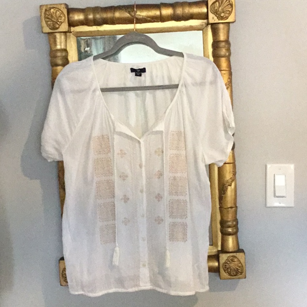 GAP short sleeve white and gold embroidery 100% cotton gauze top.